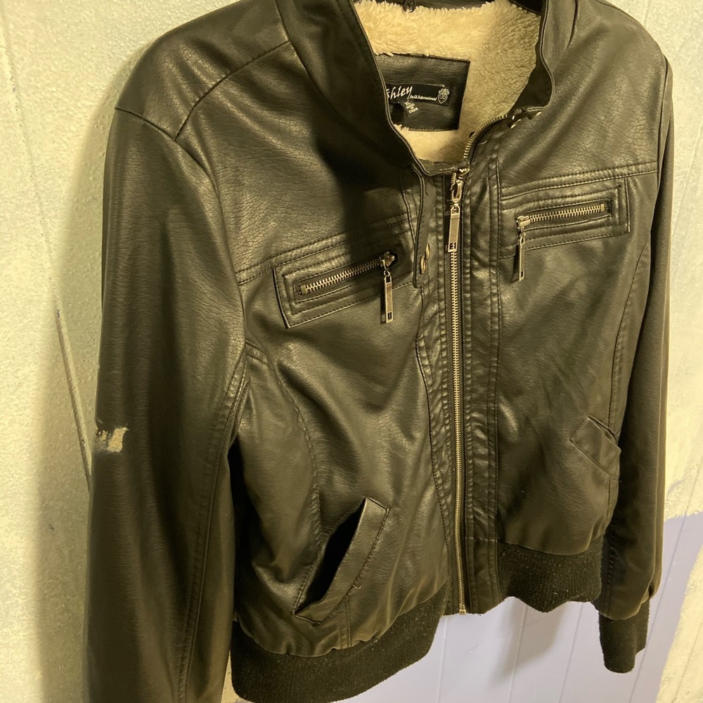 Leather Jacket - Picture 4 of 6
